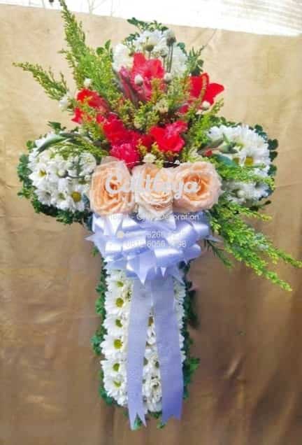 karangan bunga salib