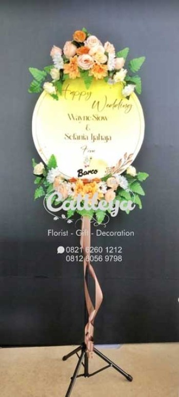 bunga papan akrilik happy wedding