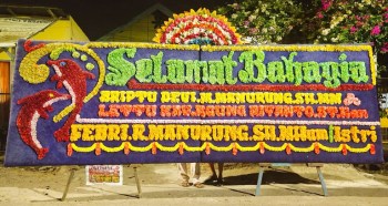 papan bunga 1 mahkota bunga artificial