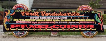 papan bunga Medan gandeng tiga